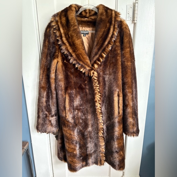 incognita Jackets & Blazers - Incognita faux fur coat